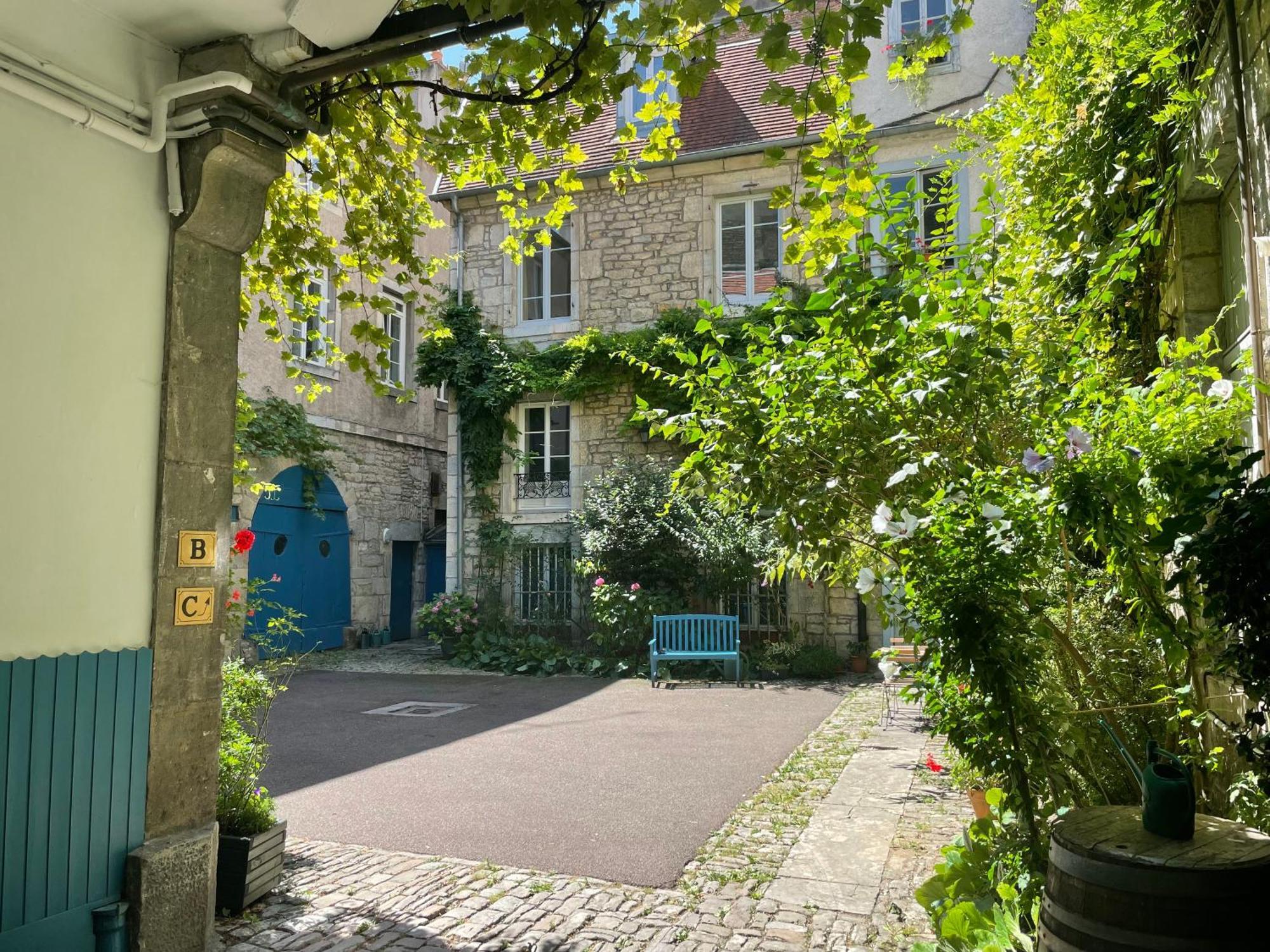 Besancon: Charmant Duplex Au Pied De La Citadelle المظهر الخارجي الصورة